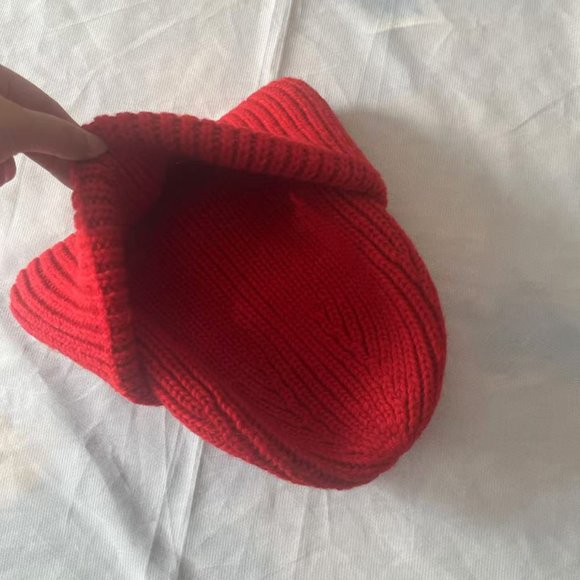 Acne Studios Red Knitted Hat With Embroidered Logo Patch - Picture 2 of 5